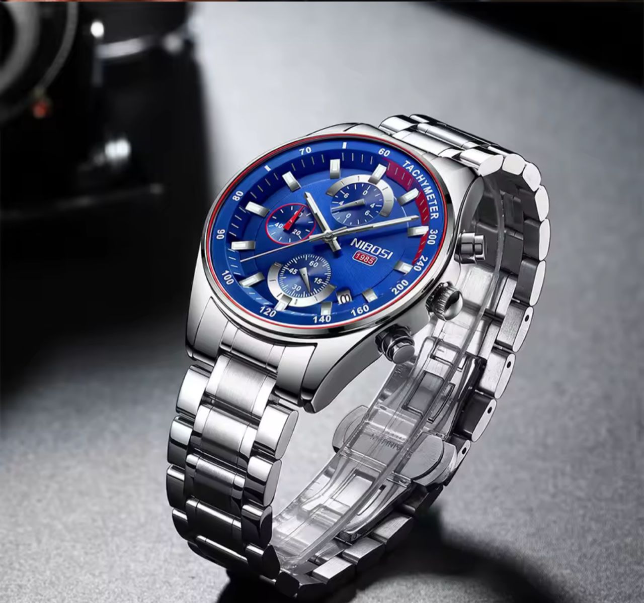 MONTRE DE LUXE